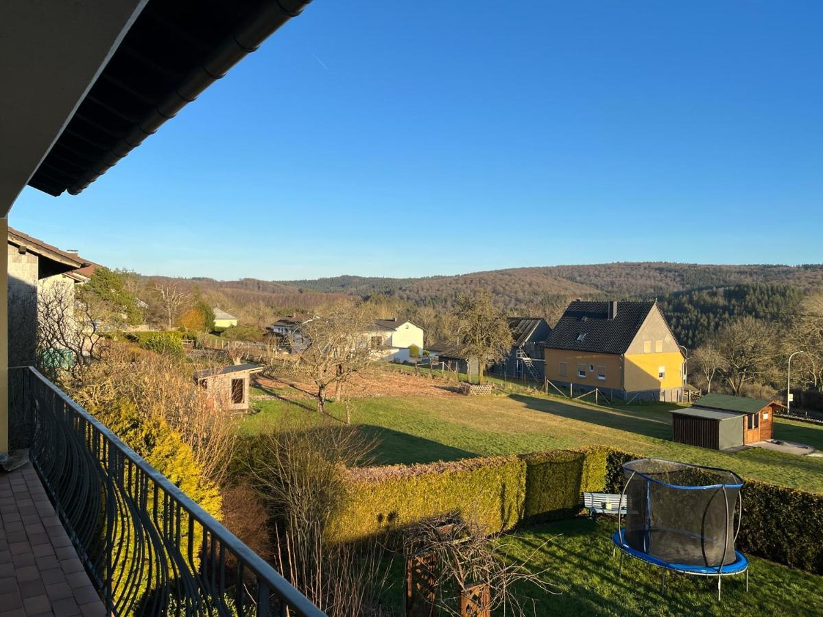 Wohnung Mit Panoramablick Gerolstein Exterior foto