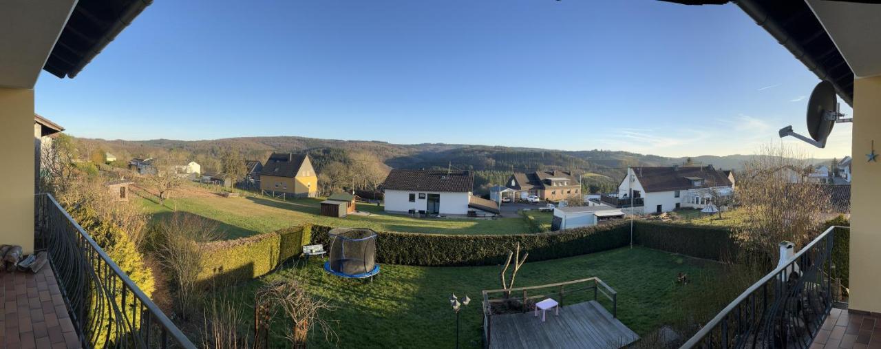 Wohnung Mit Panoramablick Gerolstein Exterior foto