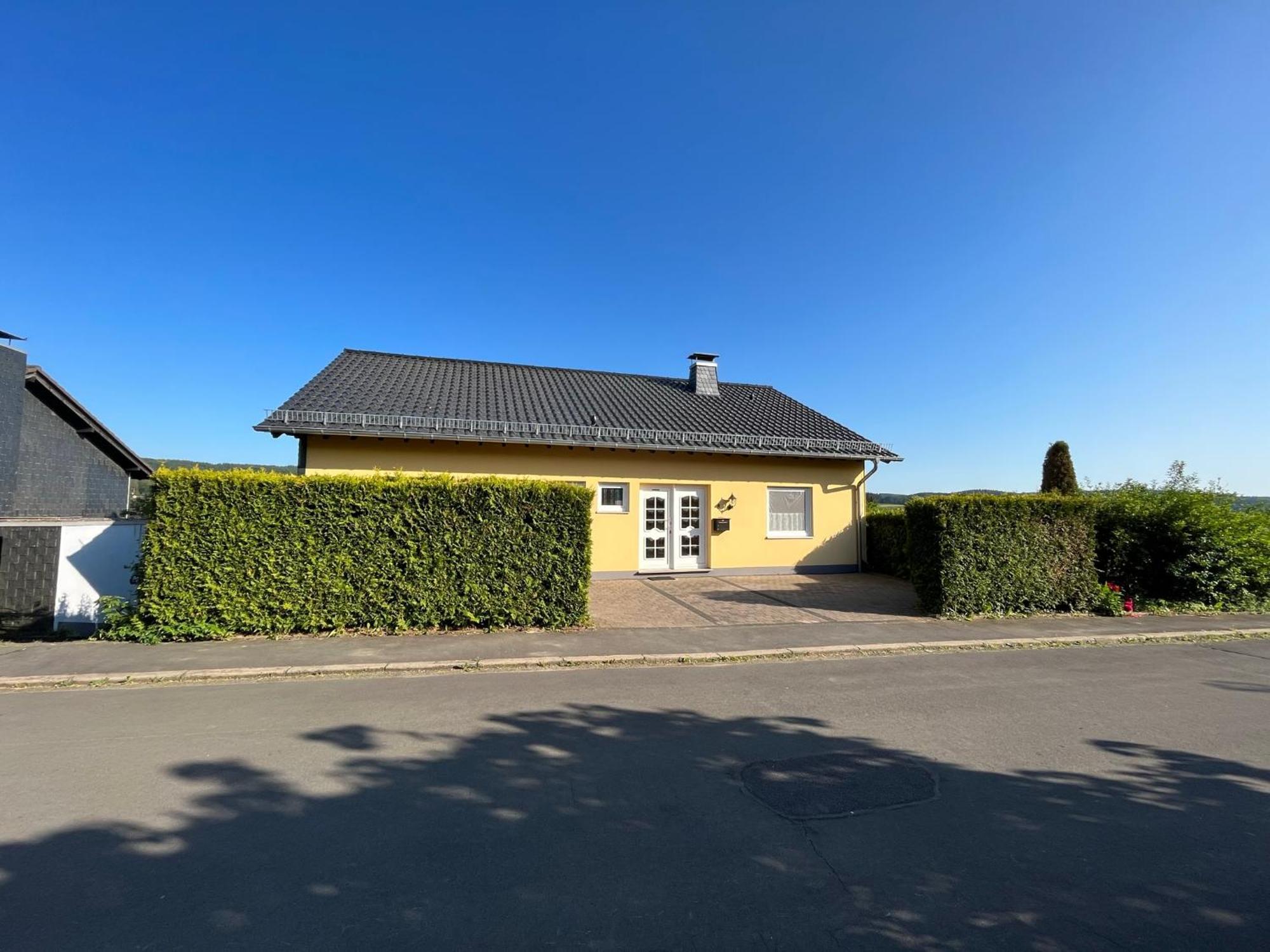 Wohnung Mit Panoramablick Gerolstein Exterior foto
